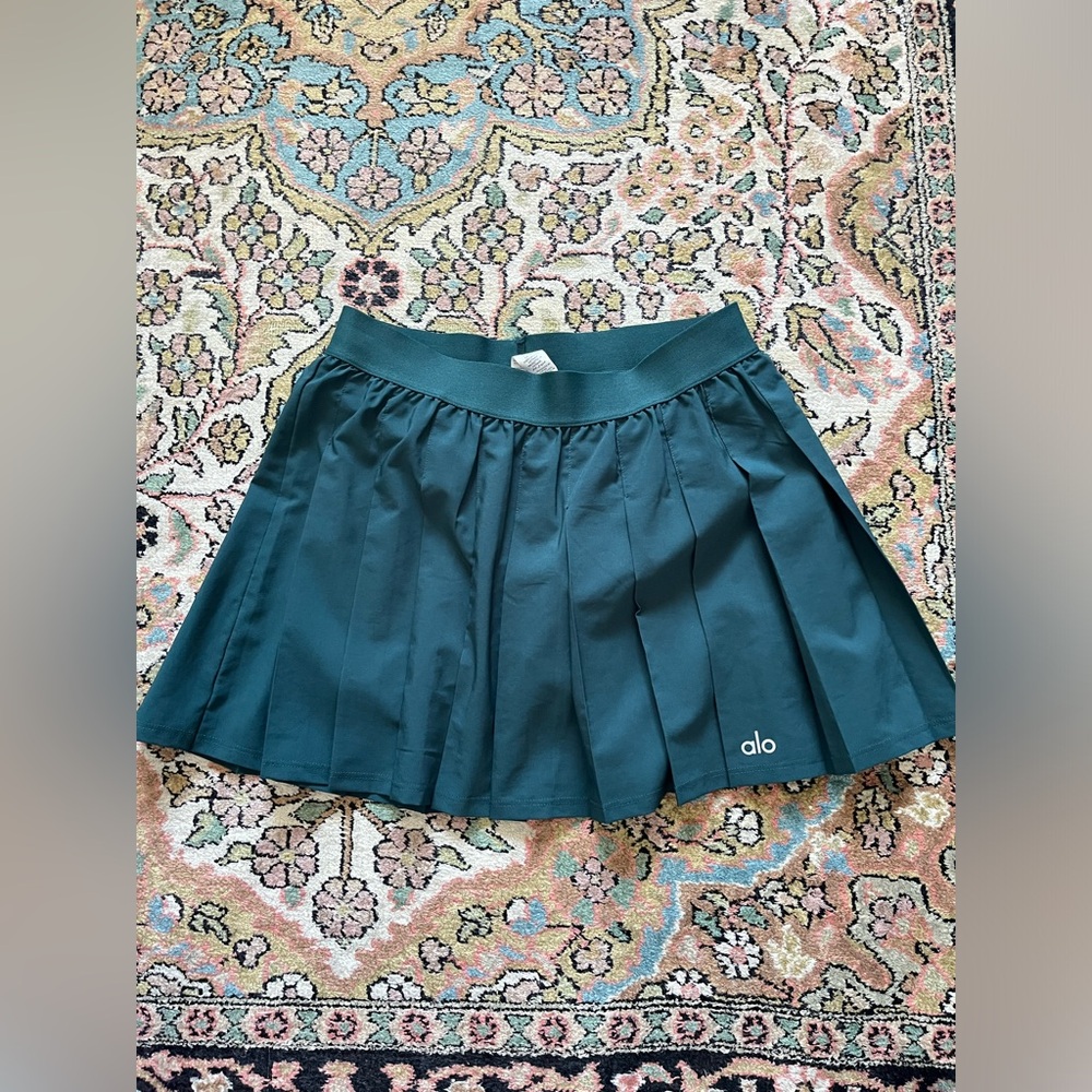 ALO Yoga Women's Green Varsity Pleated Tennis Skirt Skort, XS - Picture 2 of 3